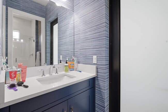 Building Photo - 17101 Magnolia Estates Dr