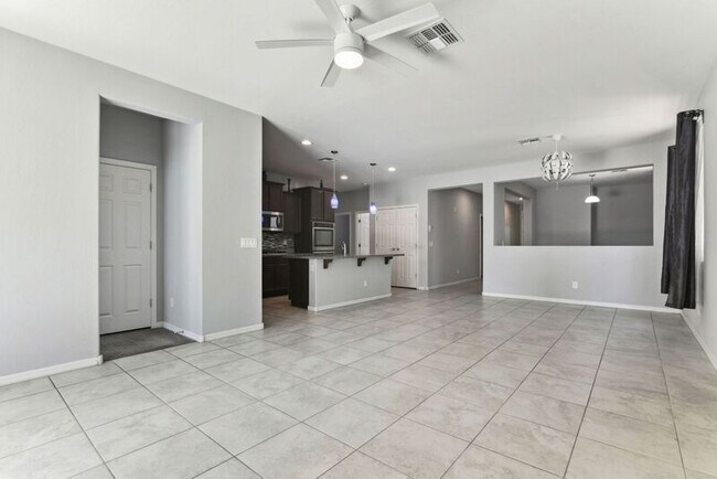 Building Photo - 7707 S 37th St