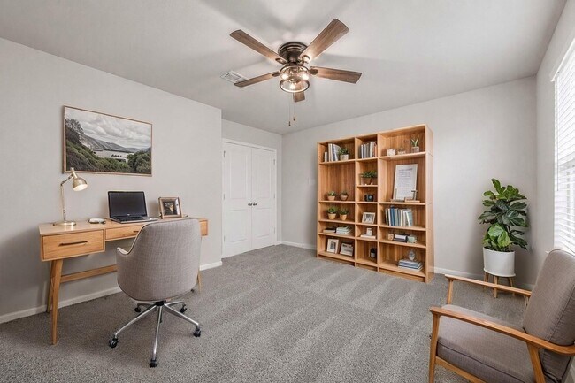 Building Photo - 1334 Bellingham Park Dr