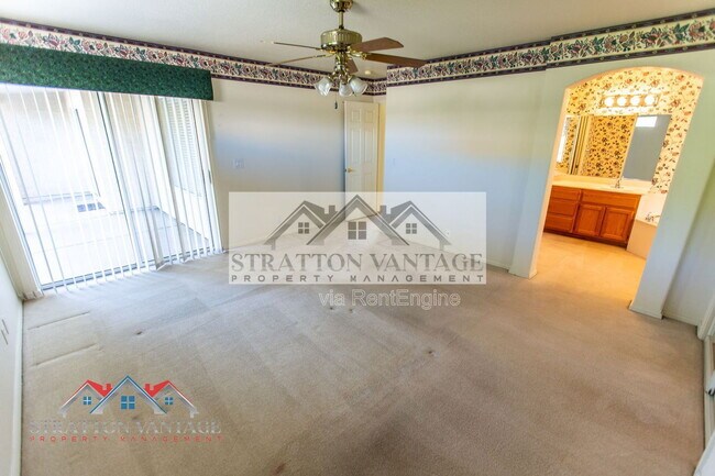 Building Photo - 10864 E Lindner Ave