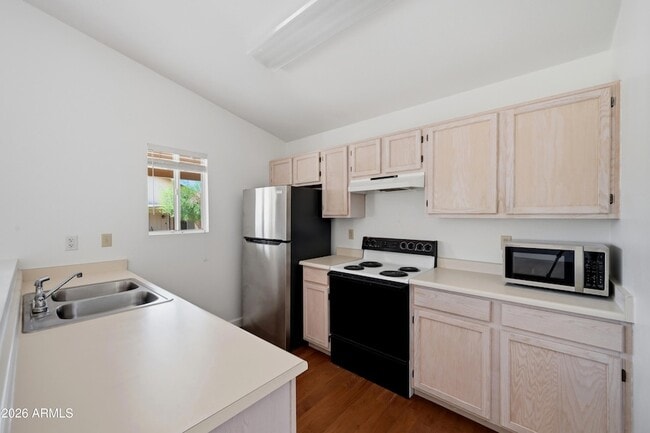 Building Photo - 6532 S Sawgrass Dr