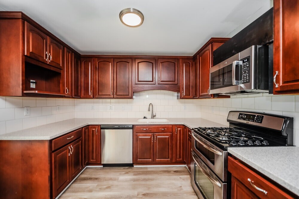 Building Photo - 1658 Eric Cir