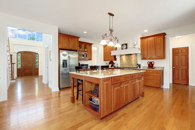 Building Photo - 126 Governors Ct