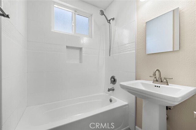 Building Photo - 16882 Ross Ln