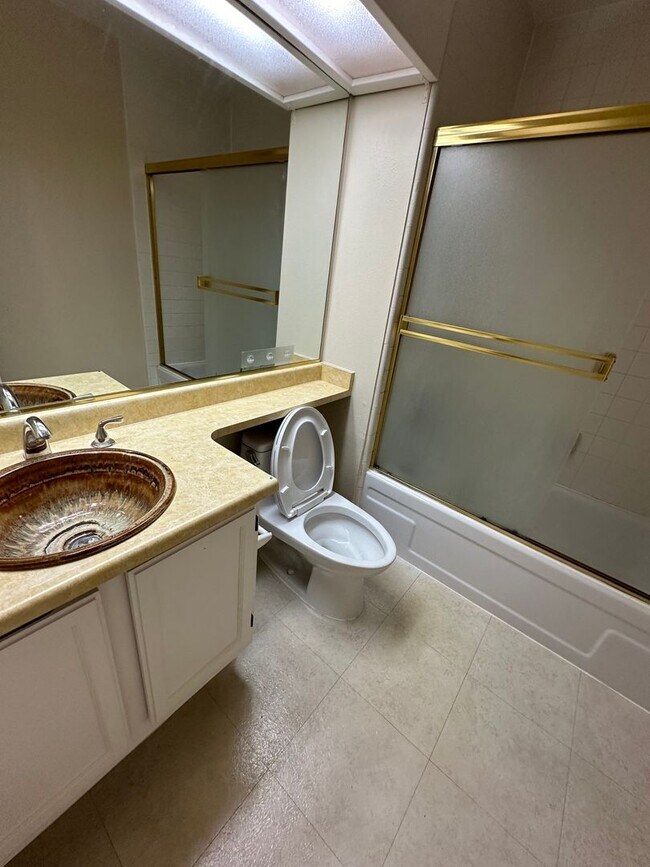 Building Photo - 2 bedroom, 1 bath condo in Mountain View