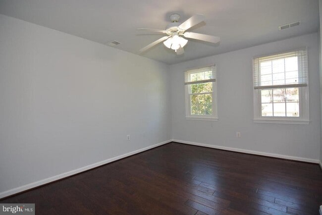 Building Photo - 714 Hurley Ave