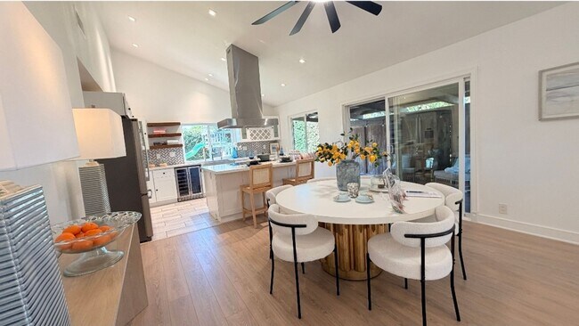 Building Photo - 8861 La Zana Ct