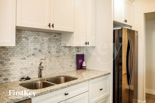 Building Photo - 5026 Parkridge Drive