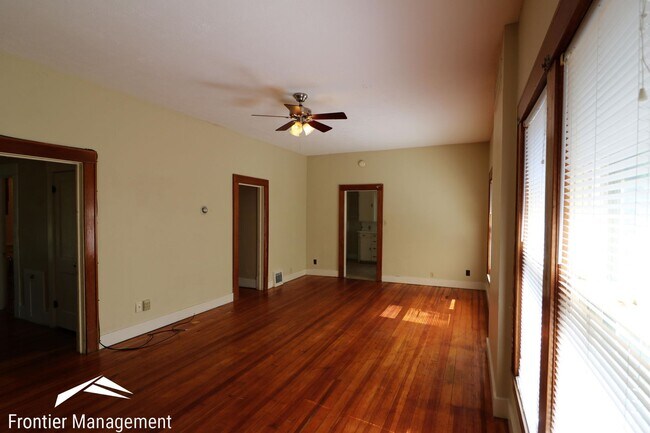 Building Photo - 1010 Ratone St