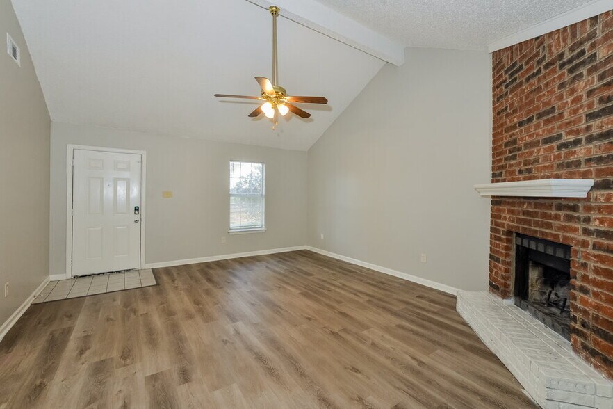 Building Photo - 6597 Sungate Dr S