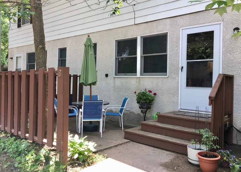 Private Patio - 334 4th St N