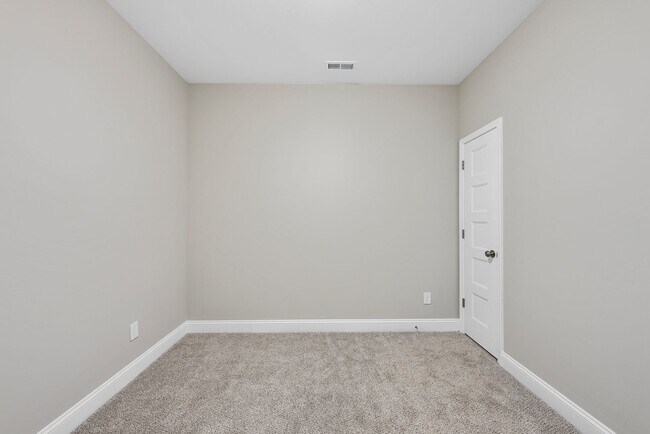 Building Photo - 7994 Humie Olive Rd