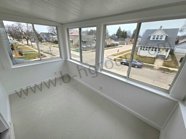 Building Photo - 6602 29th Ave