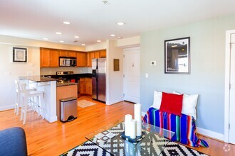 Building Photo - Stylish Condo in Hill East - Parking Space...