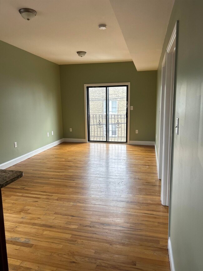 Building Photo - 227 Liberty Ave