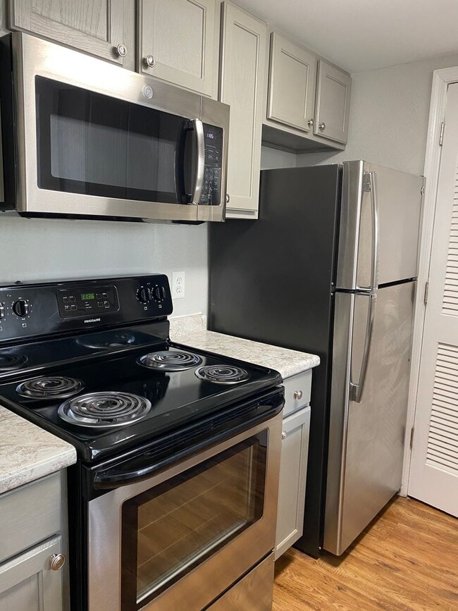 Building Photo - wh305