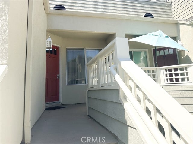 Building Photo - 5 Elmbrook