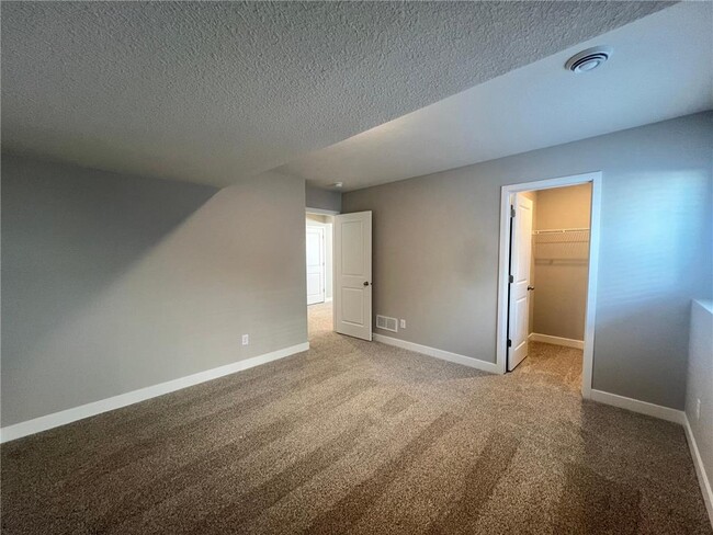 Building Photo - 17373 Dulles Ln