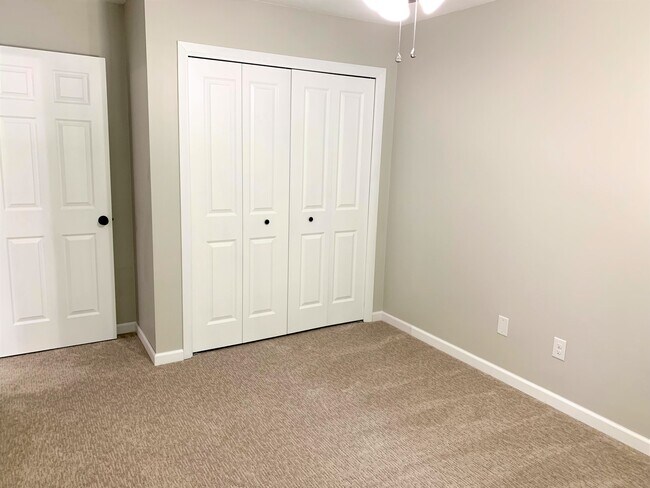 2nd Bedroom - 155 Bayberry Ln