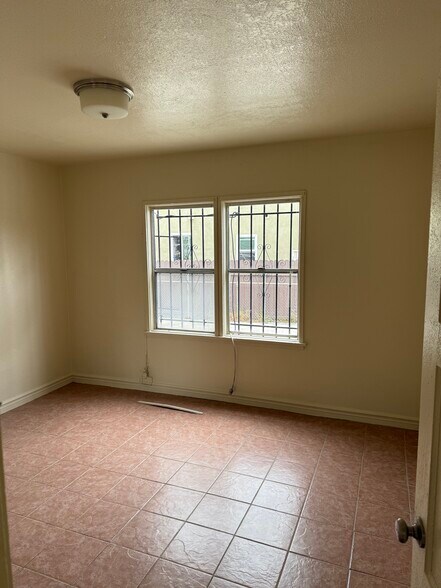 Bedroom 2 - 2253 S Cochran Ave