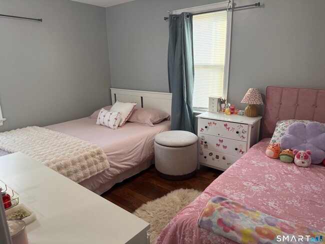 Building Photo - 507 Queen St