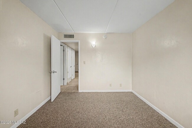 Building Photo - 55 N Cherry Ave
