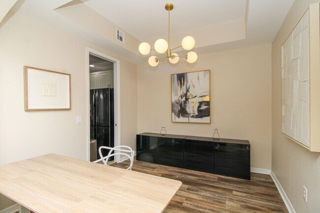 Building Photo - MARIPOSA ** SEASONAL (90 DAY MINIMUM STAY)...