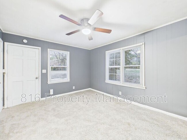 Building Photo - 7424 Bellefontaine Ave