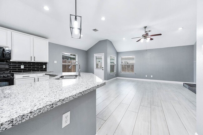 Building Photo - 5006 Riverbridge Ct