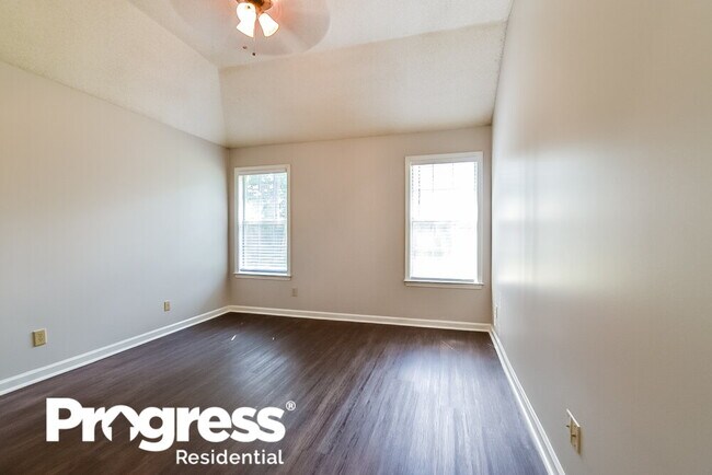 Building Photo - 1031 Leconte Hill Cove