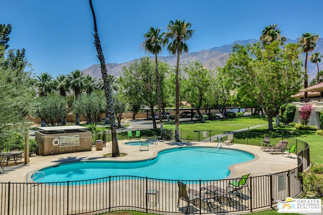 Building Photo - 420 N Villa Ct