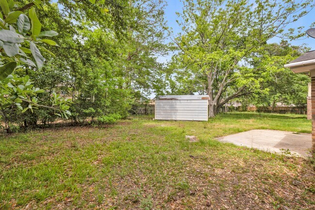 Building Photo - 3105 Scovel Ave