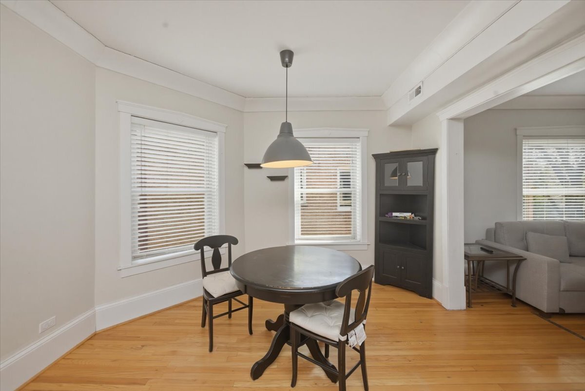 Building Photo - 1849 W Greenleaf Ave