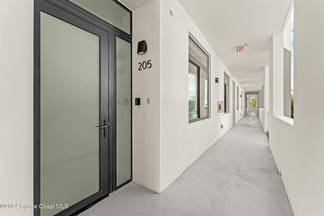 Building Photo - 225 Strand Dr