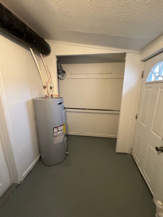 Building Photo - 2141 Brougher Ln