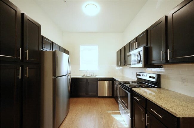 Building Photo - 2400 Louis Henna Blvd