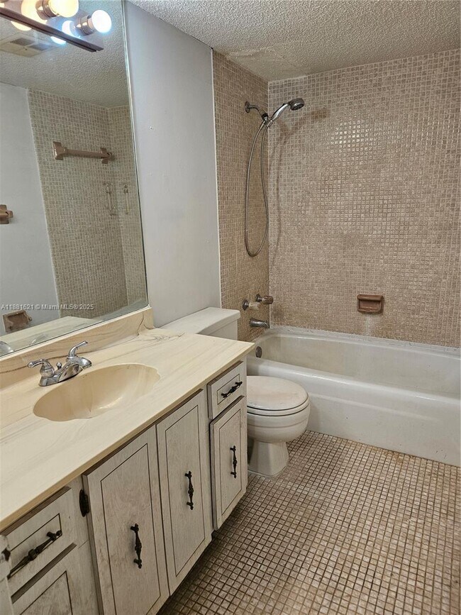 Building Photo - 11131 Royal Palm Blvd