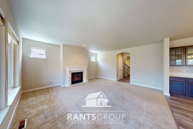 Building Photo - Beautiful 3 bedroom, 2.5 bath, 2-story home in Steilacoom Ridge