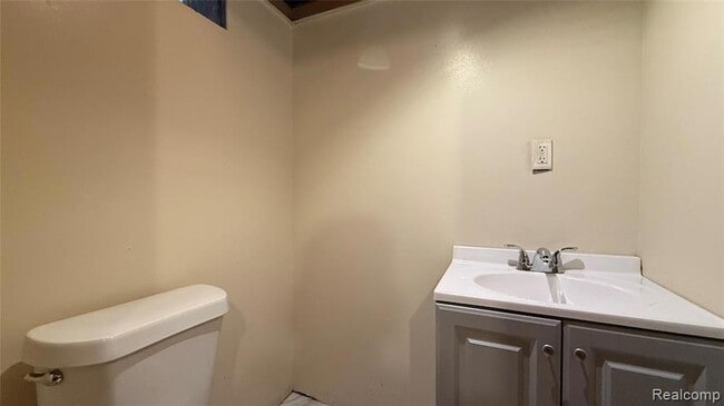 Building Photo - 21781 Stratford St