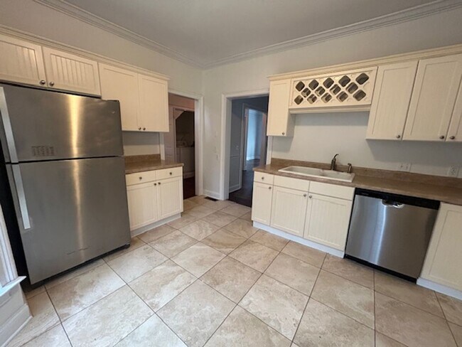 Building Photo - Captains Walk Townhouse-Available to Rent