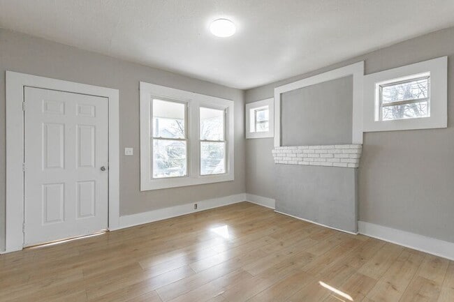 Building Photo - 2117 Foust St