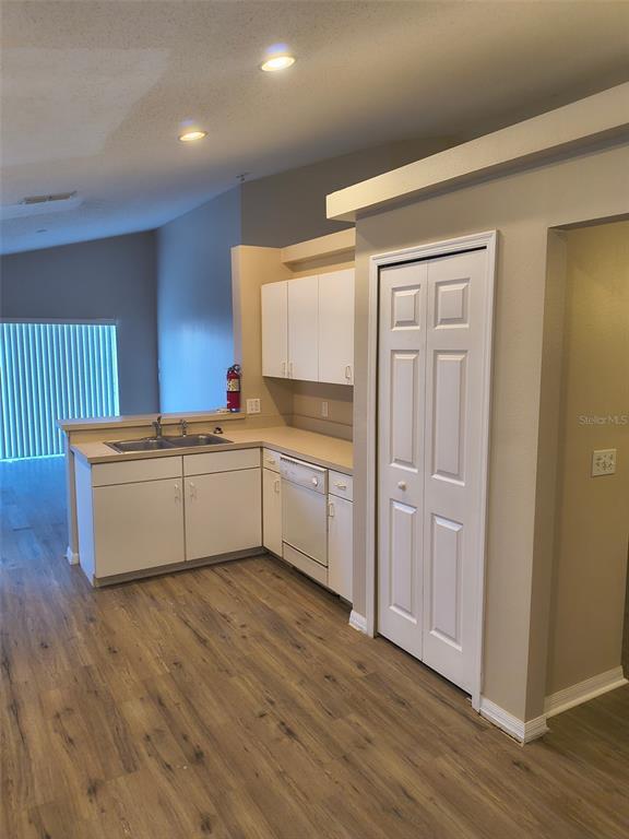 Building Photo - 171 Pine Cone Dr