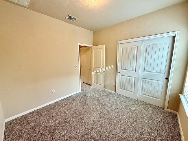 Building Photo - 431 Northern Flicker St