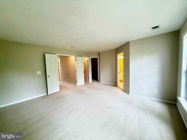 Building Photo - 15519 Exmore Ct