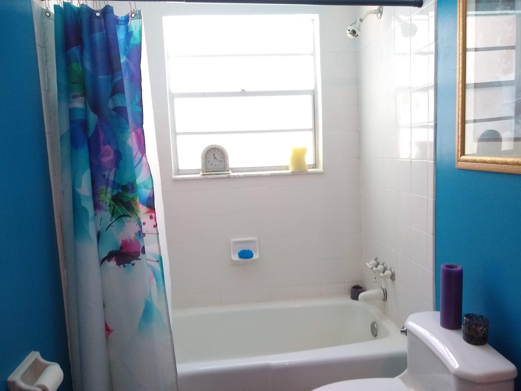 Hallway Bathroom - 2620 Moody Ave