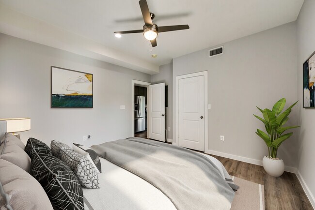 Virtually Staged - 1531 Hickory St