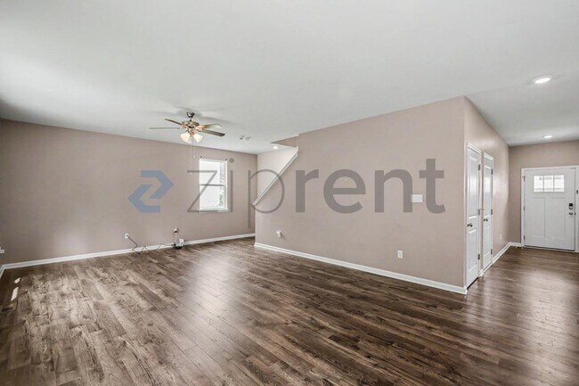 Building Photo - Unit
