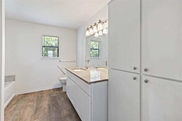 Building Photo - 420 S Riggins St