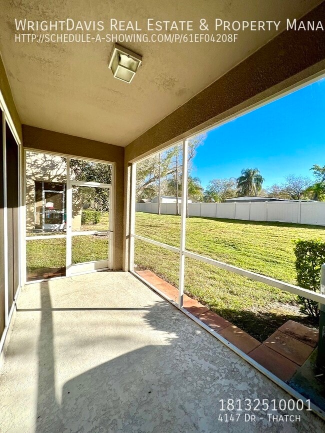 Building Photo - Large townhome at Sabal Pointe!
