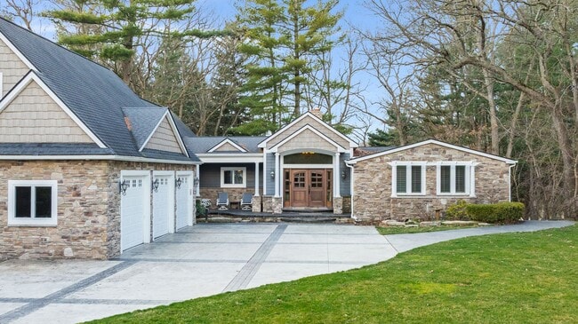 Building Photo - Stunning 5-Bed, 4.5-Bath Custom Home on Du...